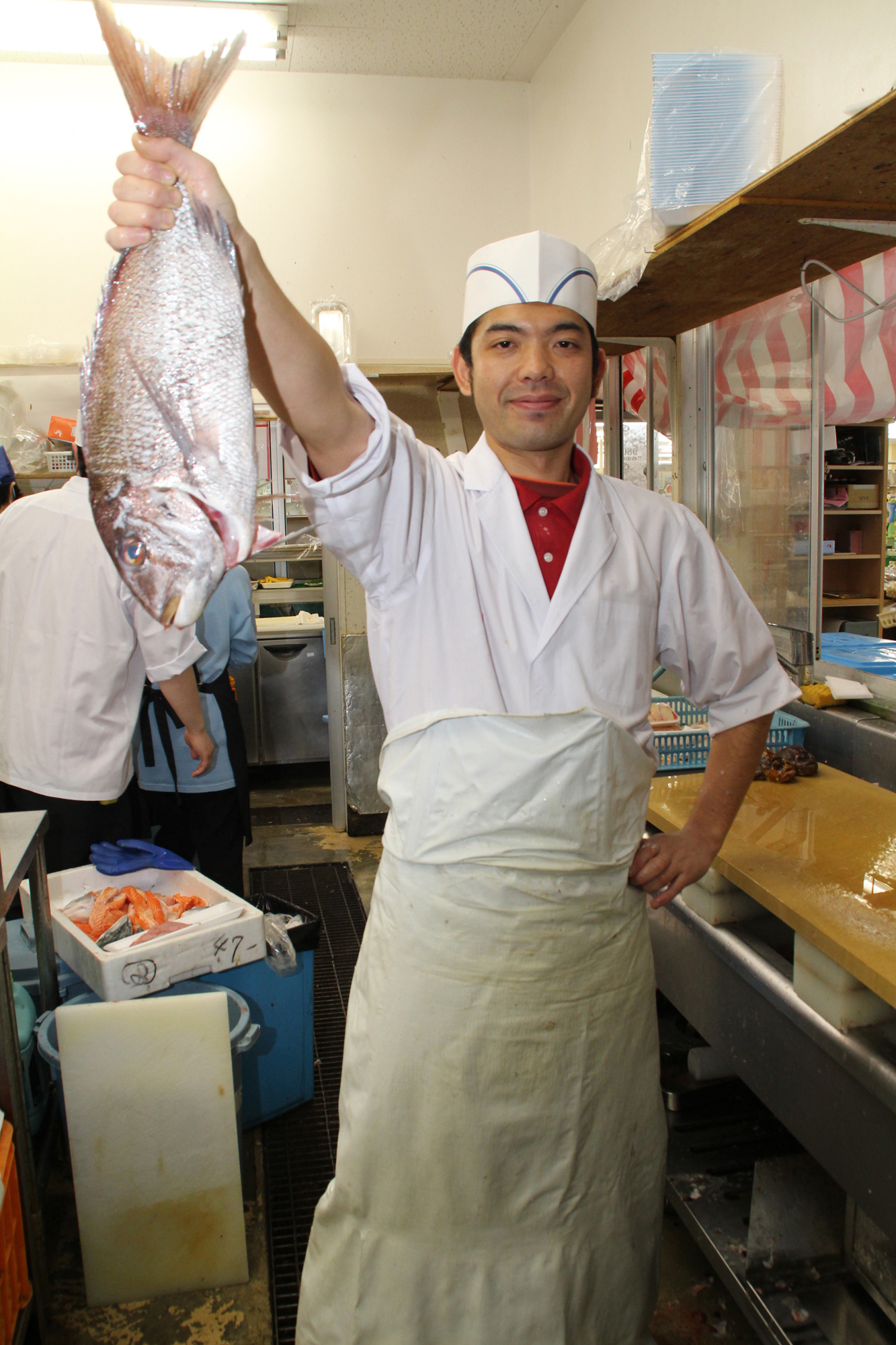 「スーパーの魚屋さん」