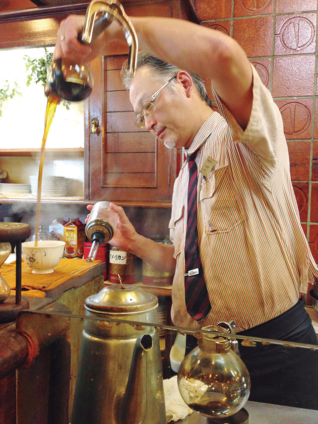 「コーヒー店のオーナー」